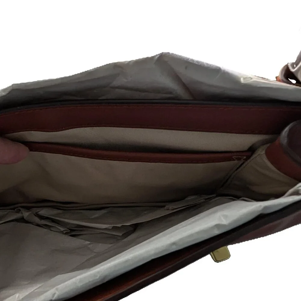 Coach Legacy Gusseted Leather bag - Picture 5 of 8